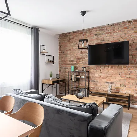 Apartament Niepodleglosci 709 דירה